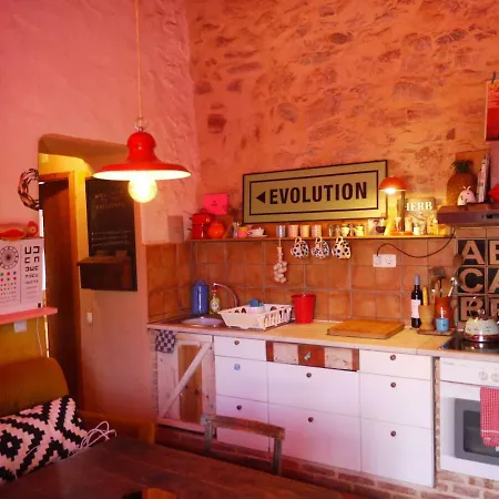 Apartament Casa Amerela / The Art House