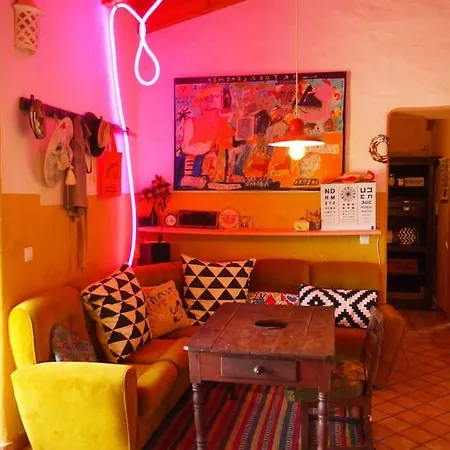 Apartament Casa Amerela / The Art House *