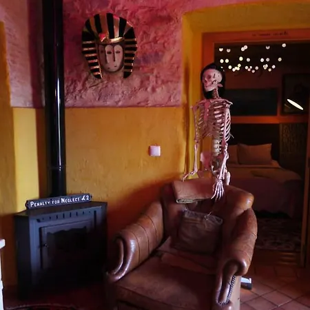 Casa Amerela / The Art House Aroeira (Algarve)